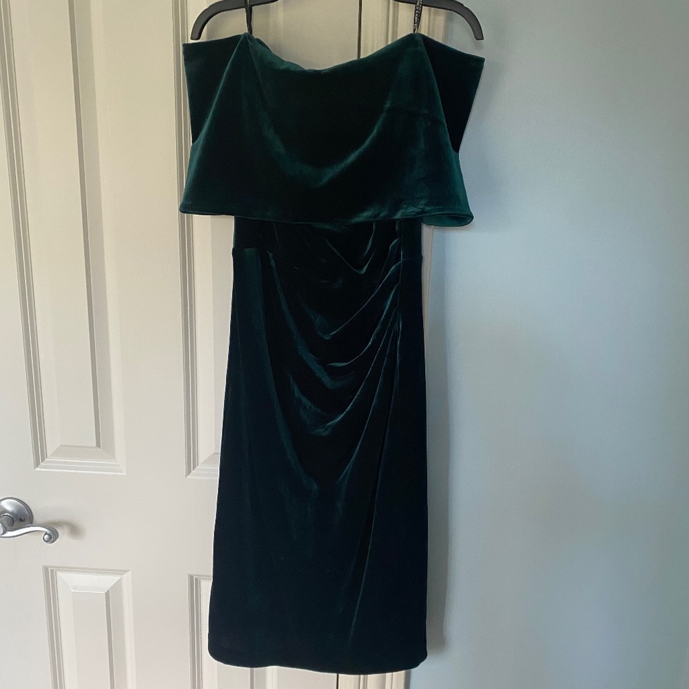 Vince Camuto dark green velvet size 4 off the shoulder dress